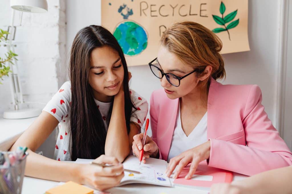 Coup de pouce et Afev : ce que changent les associations de terrain